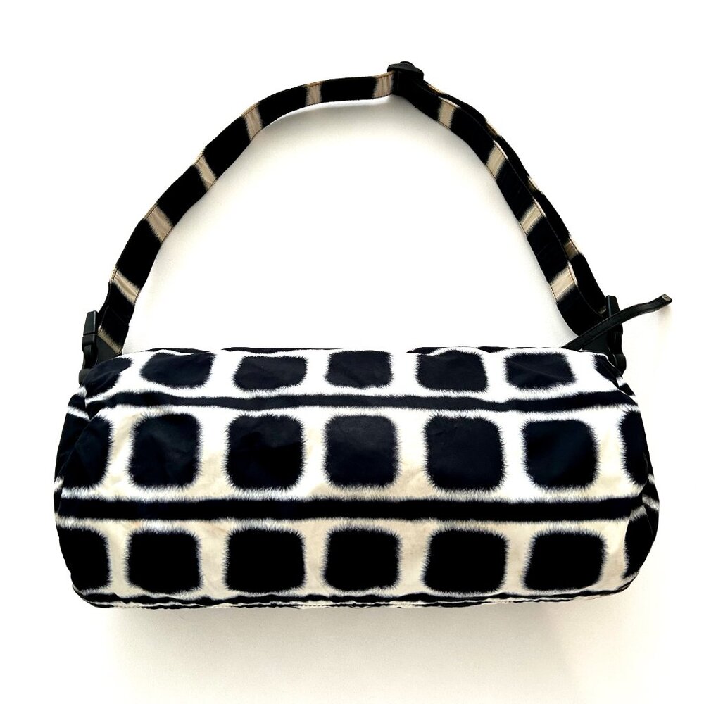 CHANEL Black and White Patterned Shoulder Bag with Leather Logo Patch - Picture 2 of 15